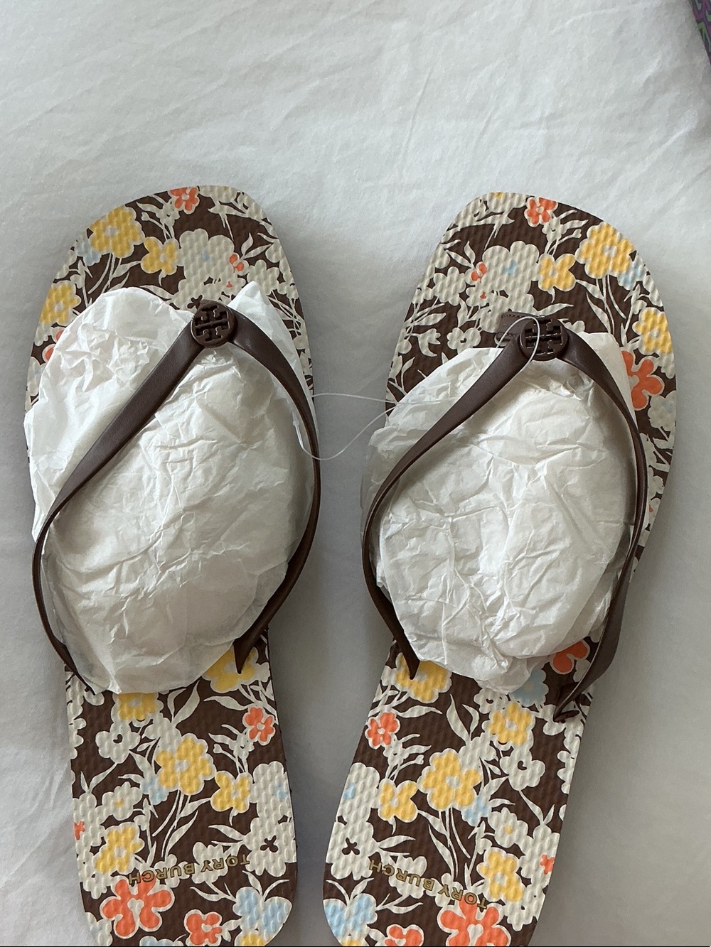 Tory Burch Brown Leather Thong Sandals with Floral Footbed - Picture 2 of 4